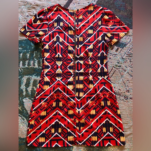 Moon Collection Retro Inspired Abstract Pattern Mini Shift Dress - Picture 9 of 9